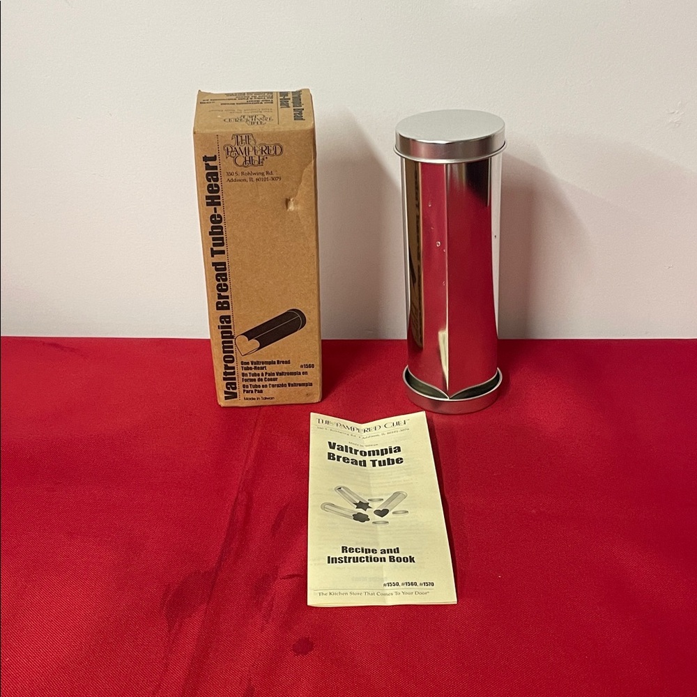 The Pampered Chef Bread Tube HEART Shaped #1560 New in Box